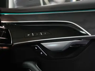 AUDI A8 55 TFSI quattr ACC HUD LEDER PANO STHZ MATRIX