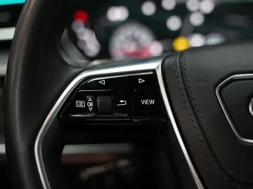AUDI A8 55 TFSI quattr ACC HUD LEDER PANO STHZ MATRIX