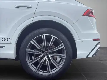 AUDI Q8 50 TDI quattro  S-LINE LUFTFEDERUNG NAVI