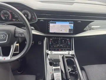 AUDI Q8 50 TDI quattro  S-LINE LUFTFEDERUNG NAVI