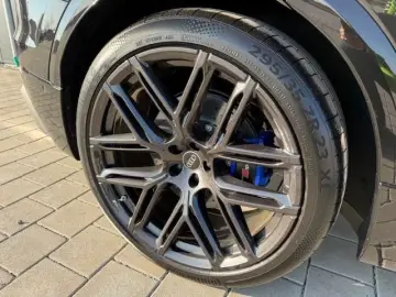 AUDI RSQ8 performance #25 #RS Design blau #305 km h