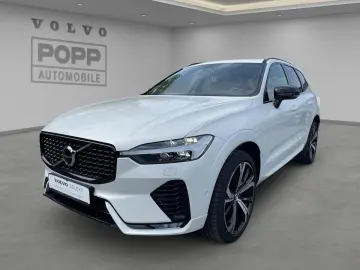 VOLVO XC60 B5 AWD Ultra Dark 360  ACC AHK B&W HUD LUFT