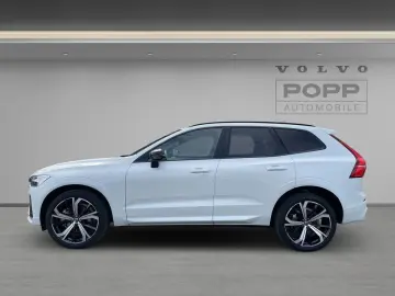VOLVO XC60 B5 AWD Ultra Dark 360  ACC AHK B&W HUD LUFT