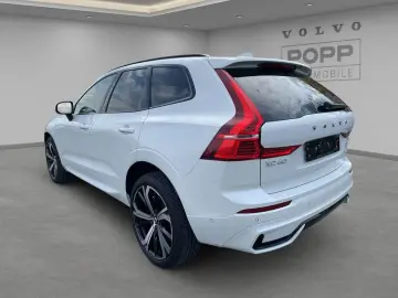 VOLVO XC60 B5 AWD Ultra Dark 360  ACC AHK B&W HUD LUFT