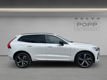 VOLVO XC60 B5 AWD Ultra Dark 360  ACC AHK B&W HUD LUFT