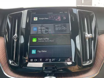 VOLVO XC60 B5 AWD Ultra Dark 360  ACC AHK B&W HUD LUFT