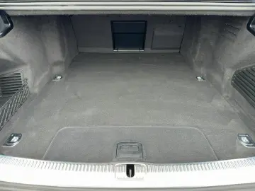 AUDI A8 L 60 TFSI e QU MATRIX NAV HuD B&O TV AIR PANO