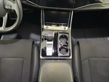 AUDI Q8 50 TDI quattro S line competition     AHK