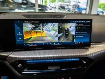BMW 330i xDrive M Sport LC Prof. HiFi ACC RFK LED PD