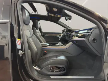 AUDI A8 55 TFSI Lang qu PANO H-UP VIRTUAL MATRIX B&O