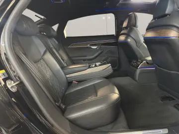 AUDI A8 55 TFSI Lang qu PANO H-UP VIRTUAL MATRIX B&O
