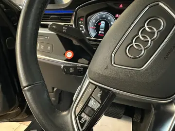 AUDI A8 55 TFSI Lang qu PANO H-UP VIRTUAL MATRIX B&O