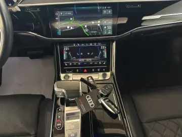 AUDI A8 55 TFSI Lang qu PANO H-UP VIRTUAL MATRIX B&O