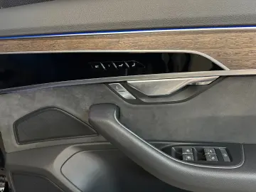 AUDI A8 55 TFSI Lang qu PANO H-UP VIRTUAL MATRIX B&O