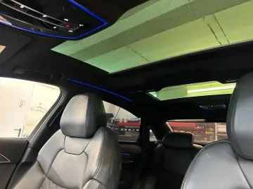 AUDI A8 55 TFSI Lang qu PANO H-UP VIRTUAL MATRIX B&O