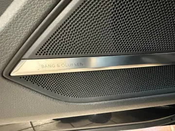 AUDI A8 55 TFSI Lang qu PANO H-UP VIRTUAL MATRIX B&O