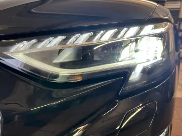 AUDI A8 55 TFSI Lang qu PANO H-UP VIRTUAL MATRIX B&O