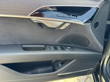 AUDI A8 55TFSI L quatt. S-line HD-Matrix B&O