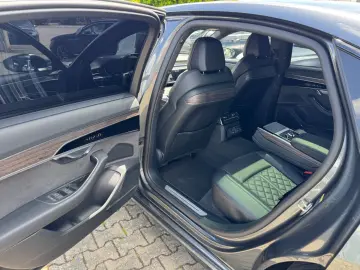 AUDI A8 55TFSI L quatt. S-line HD-Matrix B&O