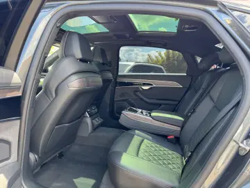 AUDI A8 55TFSI L quatt. S-line HD-Matrix B&O
