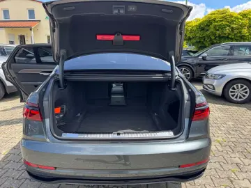 AUDI A8 55TFSI L quatt. S-line HD-Matrix B&O