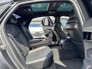AUDI A8 55TFSI L quatt. S-line HD-Matrix B&O