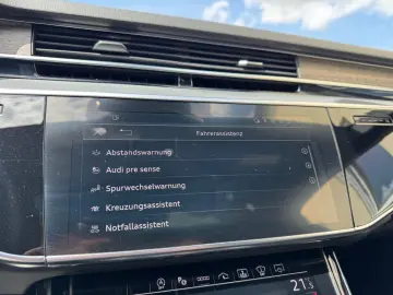 AUDI A8 55TFSI L quatt. S-line HD-Matrix B&O