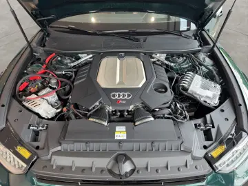 AUDI RS 6 Avant 4.0 TFSI quattro performance Pano Sta
