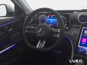 MERCEDES-BENZ C 300 d AMG Pano Burm DLight Distr HUD…