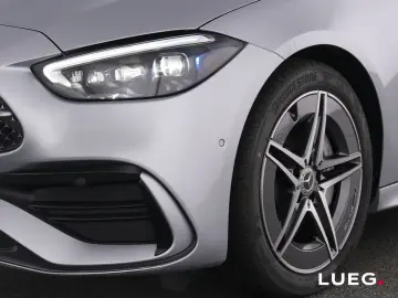 MERCEDES-BENZ C 300 d AMG Pano Burm DLight Distr HUD…