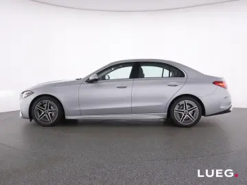 MERCEDES-BENZ C 300 d AMG Pano Burm DLight Distr HUD…