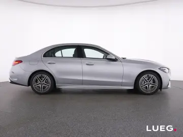 MERCEDES-BENZ C 300 d AMG Pano Burm DLight Distr HUD…