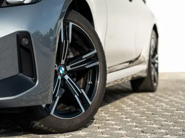 BMW 320i Limousine M-Sport GSD Navi ParkAss S-Glas
