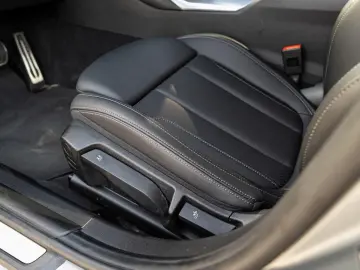 BMW 320i Limousine M-Sport GSD Navi ParkAss S-Glas