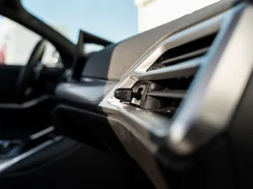 BMW 320i Limousine M-Sport GSD Navi ParkAss S-Glas