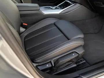 BMW 320i Limousine M-Sport GSD Navi ParkAss S-Glas