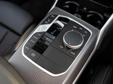 BMW 320i Limousine M-Sport GSD Navi ParkAss S-Glas