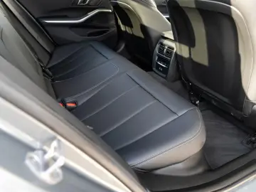 BMW 320i Limousine M-Sport GSD Navi ParkAss S-Glas