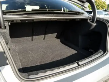 BMW 320i Limousine M-Sport GSD Navi ParkAss S-Glas