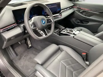 BMW 550e xDrive Limousine    M-Sport PRO AHK Sitzkli