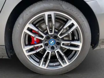 BMW 550e xDrive Limousine    M-Sport PRO AHK Sitzkli
