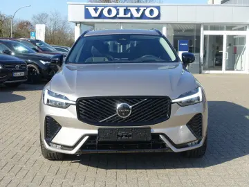 VOLVO XC60 Ultra Dark B5 AWD Mild-Hybrid PANO B&W LUFT