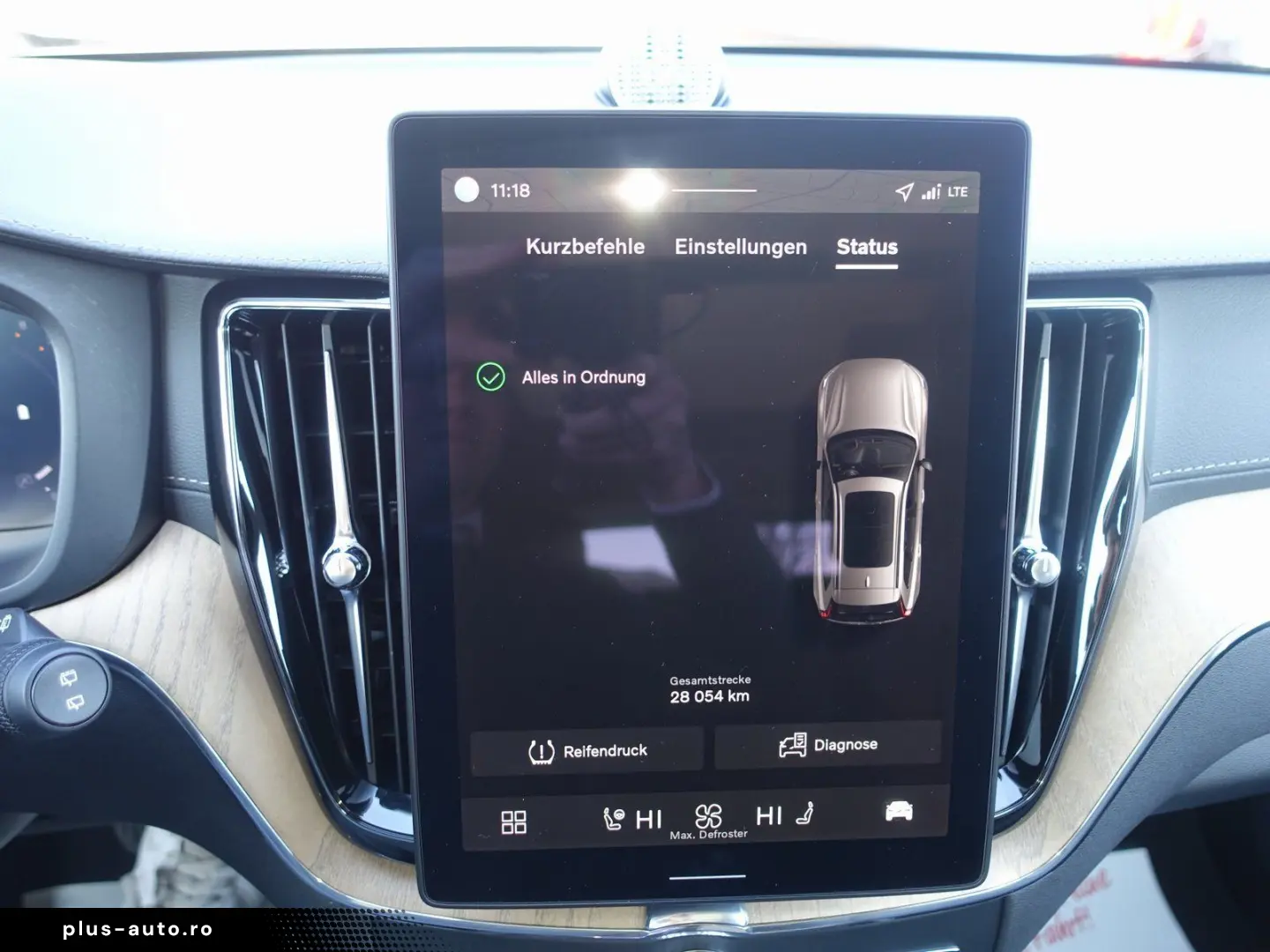 VOLVO XC60 Ultra Dark B5 AWD Mild-Hybrid PANO B&W LUFT