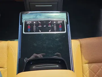 AUDI A8 50 TDI qu S line Navi Matrix Alu AHK HUD B&O