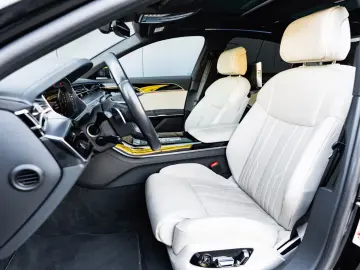 AUDI A8 50 TDI L quattro S-LINE PANORAMA FOND TV