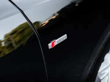 AUDI A8 50 TDI L quattro S-LINE PANORAMA FOND TV