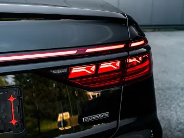 AUDI A8 50 TDI L quattro S-LINE PANORAMA FOND TV