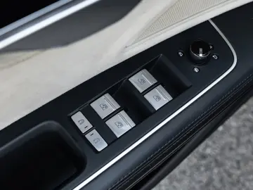 AUDI A8 50 TDI L quattro S-LINE PANORAMA FOND TV