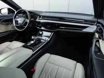 AUDI A8 50 TDI L quattro S-LINE PANORAMA FOND TV