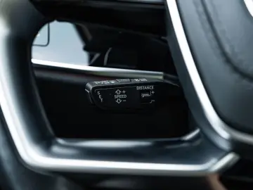 AUDI A8 50 TDI L quattro S-LINE PANORAMA FOND TV